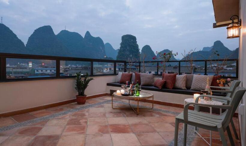 اتاق لوکس با تخت بزرگ, Lisa Boutique