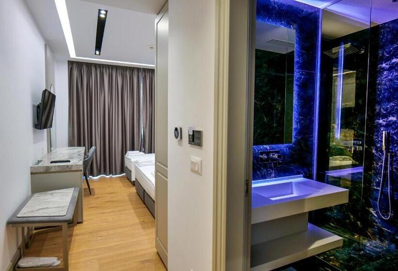 Номер Стандарт Трехместный, Chimaera