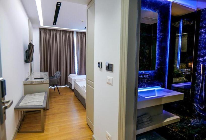 Номер Стандарт Трехместный, Chimaera