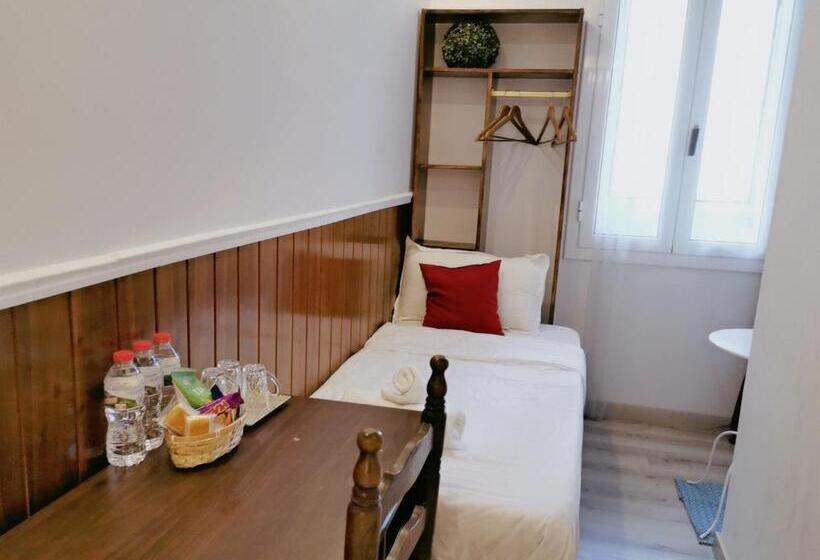 اتاق استاندارد چهار تخته, Barcelona Coronahostal