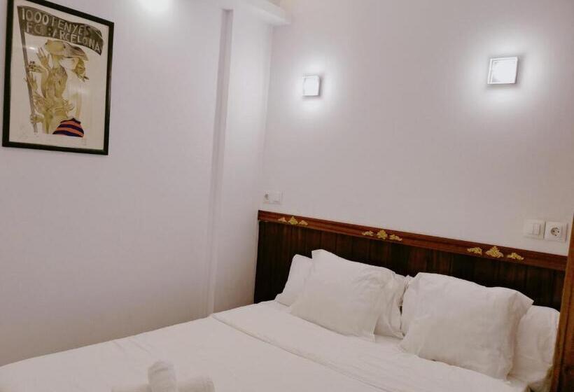 اتاق استاندارد چهار تخته, Barcelona Coronahostal