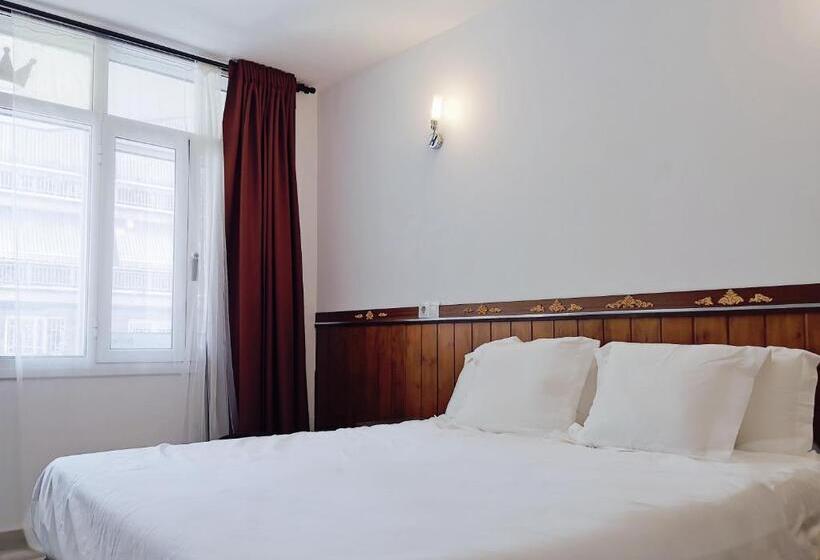 اتاق استاندارد چهار تخته, Barcelona Coronahostal