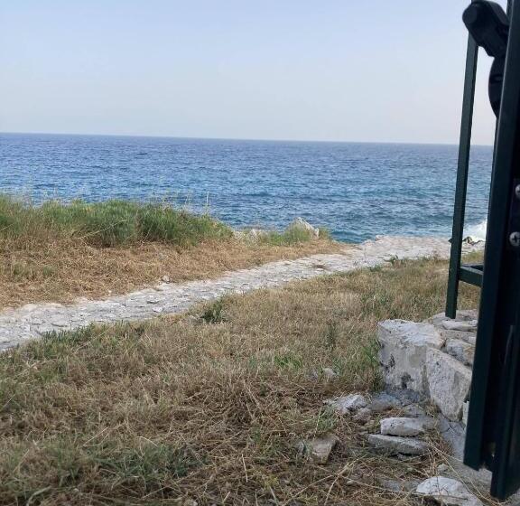 غرفة قياسية مطلّة علي البحر, L Approdo Di Minerva