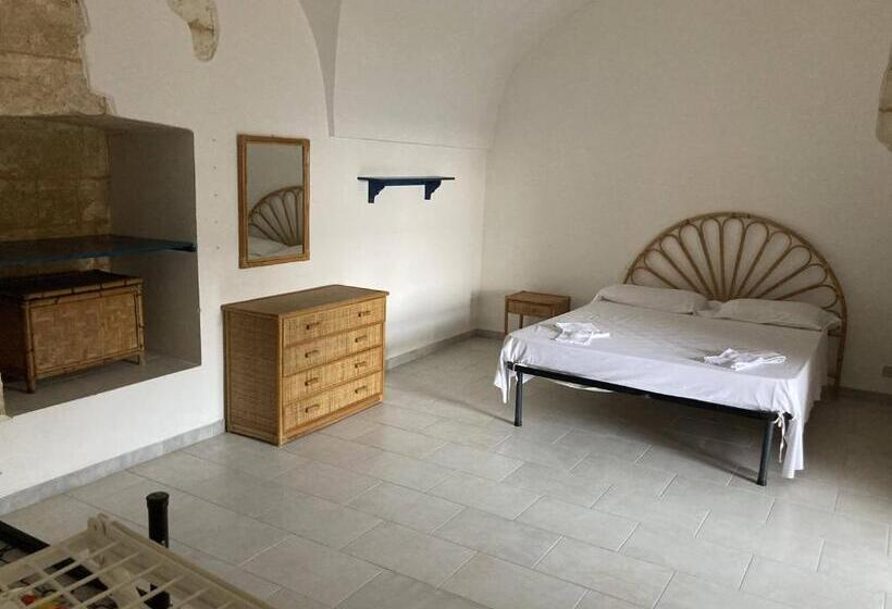 غرفة قياسية رباعية مطلة على البحر, L Approdo Di Minerva