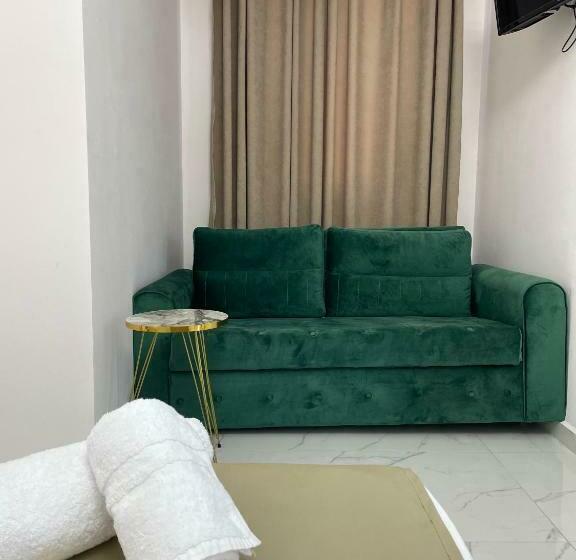 اتاق راحتی سه تخته, Golden Hill Ksamil