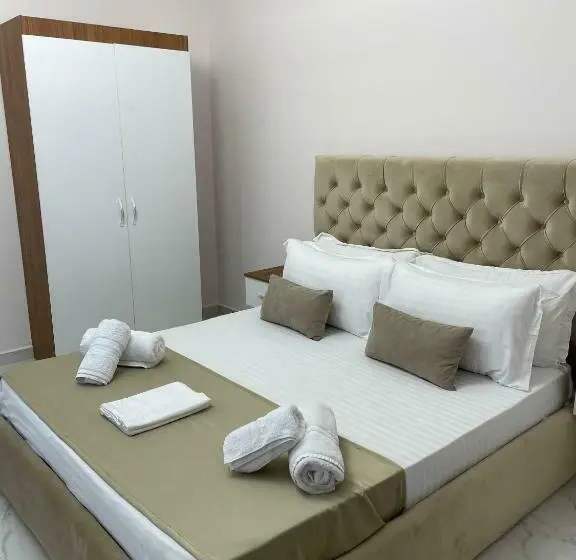 اتاق راحتی سه تخته, Golden Hill Ksamil