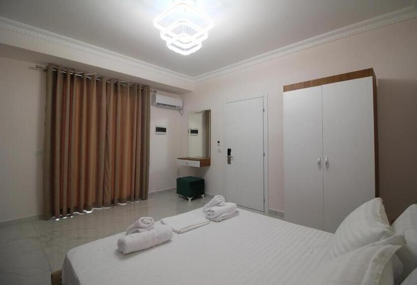 コンフォートトリプルルーム, Golden Hill Ksamil