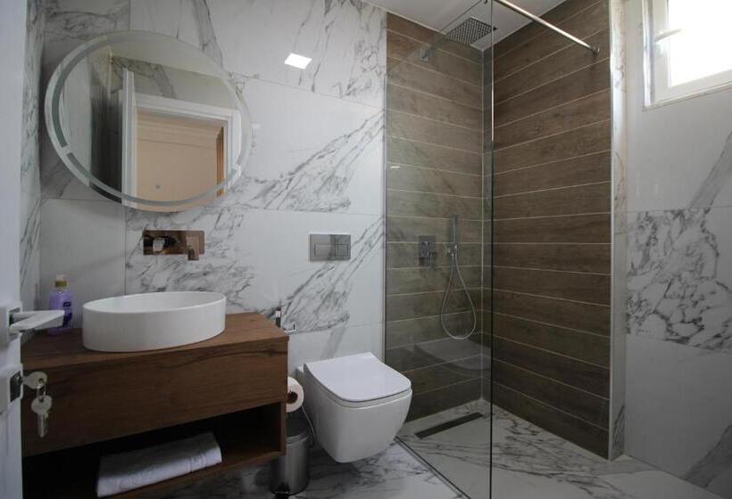 ファミリールーム, Golden Hill Ksamil