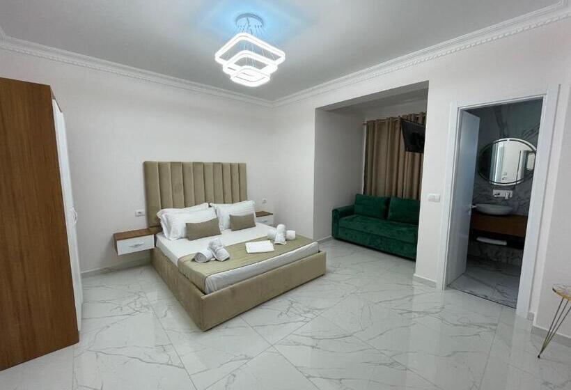 ファミリーステューディオ, Golden Hill Ksamil