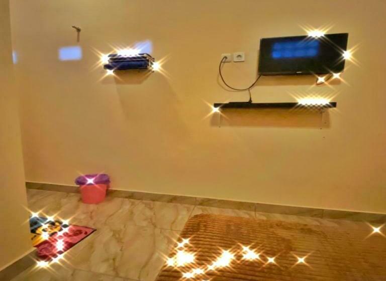 غرفة ديلوكس, Sudiang Inn