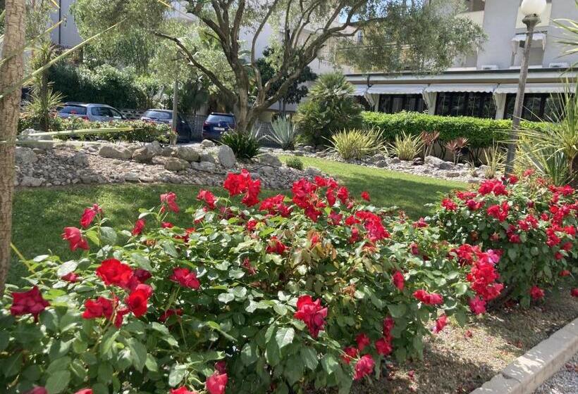 اتاق استاندارد سه نفره, Villa Lisa La Quiete E Il Profumo Del Mare