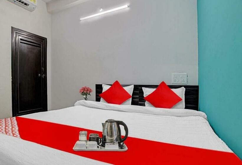 트리플 클래식 룸, Flagship Hotel Saksham