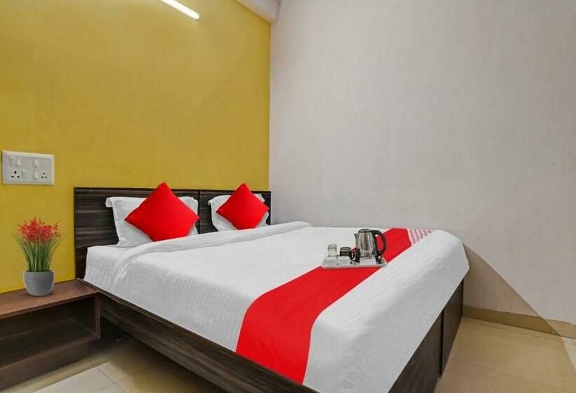 트리플 클래식 룸, Flagship Hotel Saksham