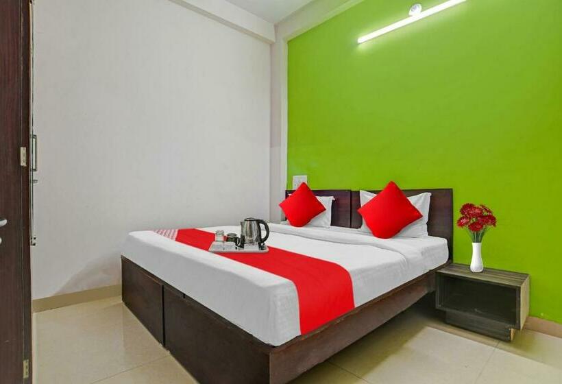 트리플 클래식 룸, Flagship Hotel Saksham