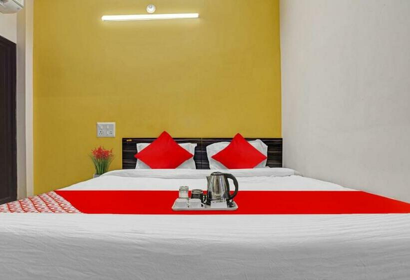 트리플 클래식 룸, Flagship Hotel Saksham