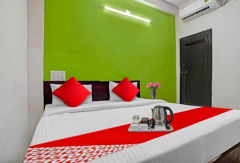 트리플 클래식 룸, Flagship Hotel Saksham