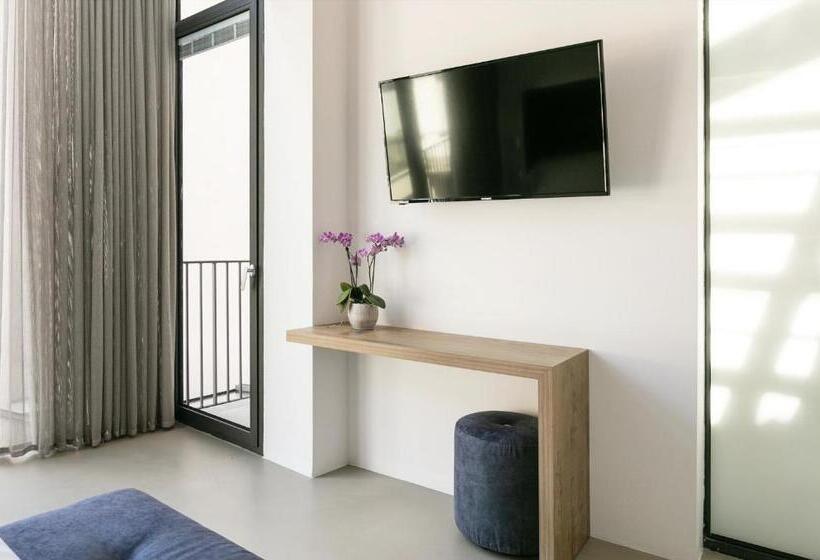 اتاق استاندارد با تخت بزرگ, Domus Cavour Rooms&suites