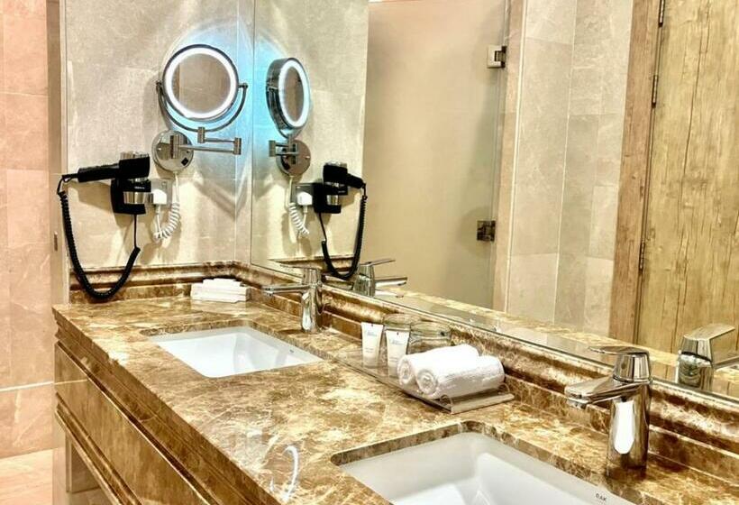 キングサイズベッドのスタンダードルーム, Waves