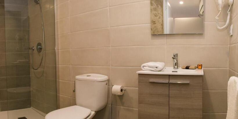 חדר סטנדרט לשלושה, Malva Hostel