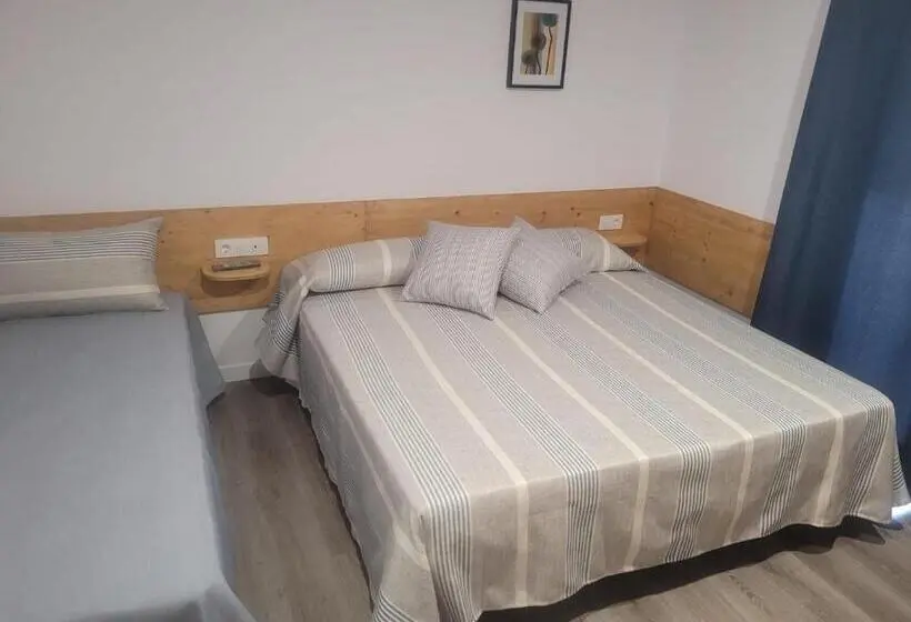 スタンダードトリプルルーム, Malva Hostel