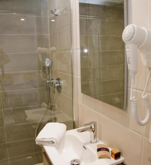 스탠다드 트리플 룸, Malva Hostel