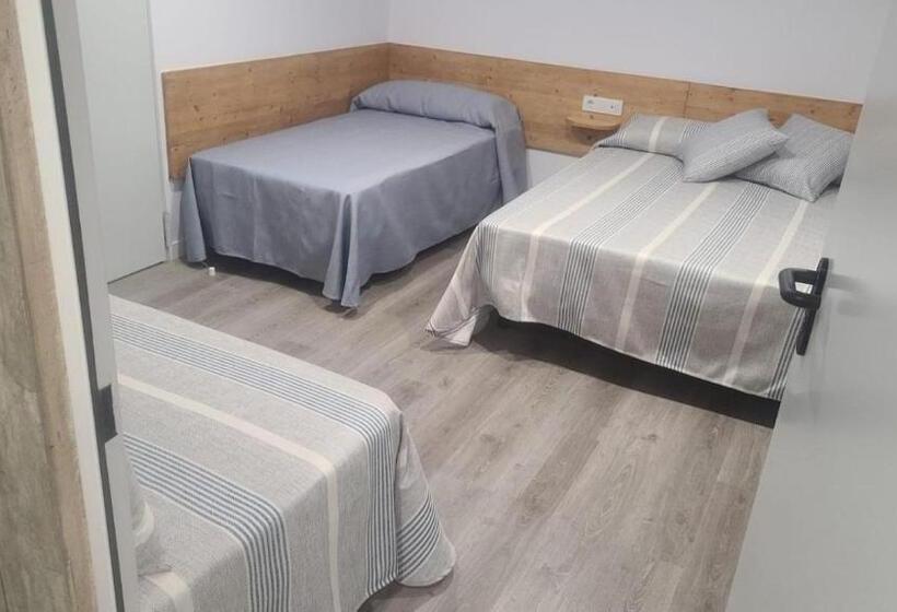 חדר סטנדרט לארבעה, Malva Hostel