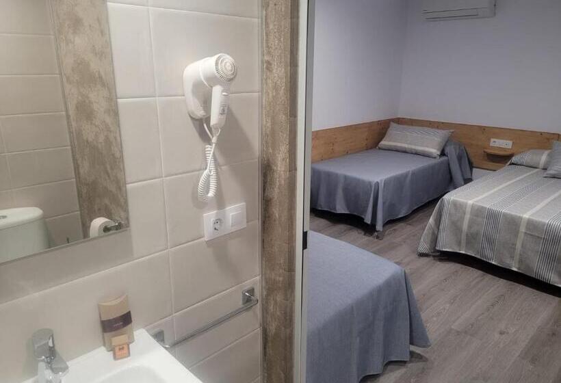 4인용 스탠다드 룸, Malva Hostel