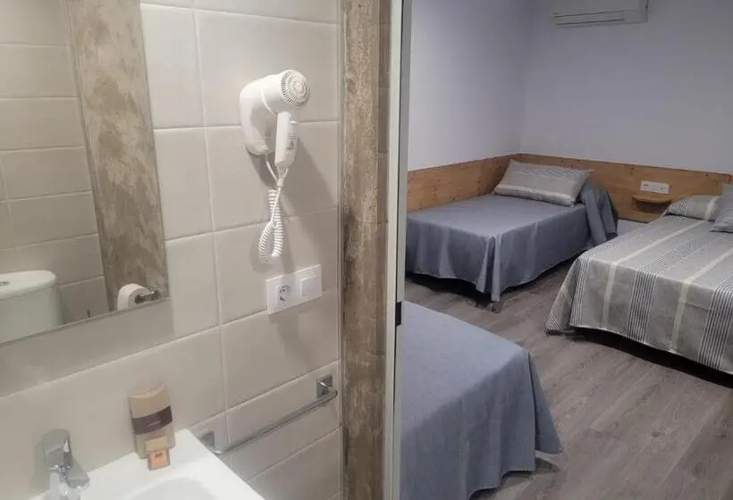 スタンダード４人部屋, Malva Hostel