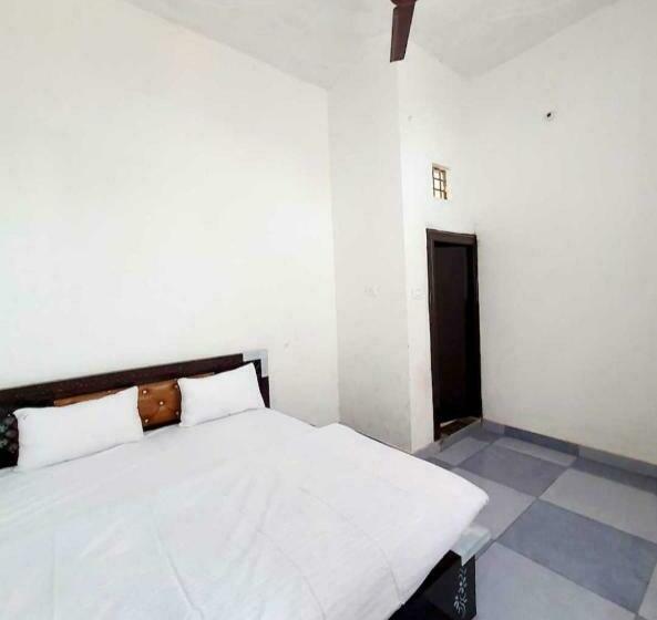 Трехместный Номер Классика, Oyo 90258 Chess