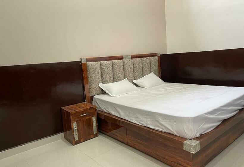 Трехместный Номер Классика, Oyo 90574 Raj Palace