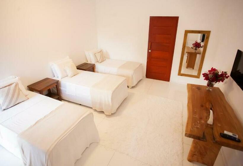 プールの見えるスタンダードトリプルルーム, Pousada Lirio Trancoso