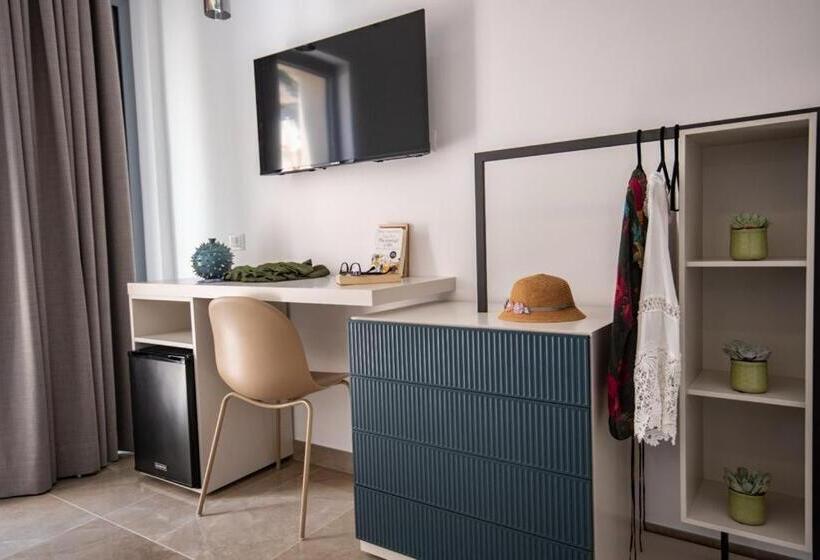 标准三人间, Villa Barone