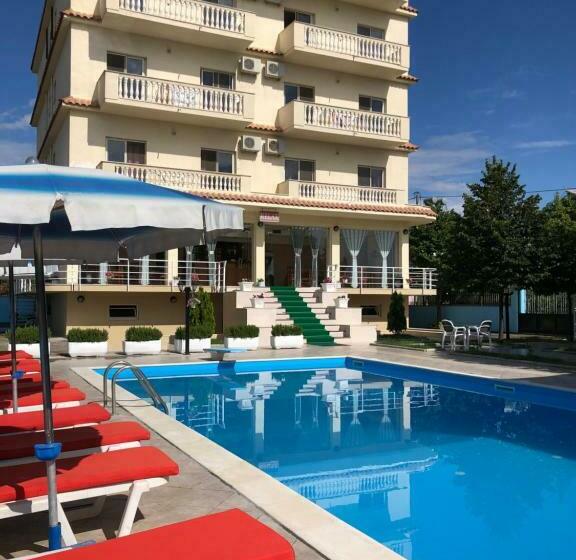 Апартаменты 1 Спальня с Балконом, Relax Apartment &