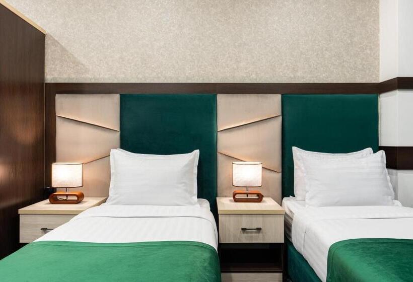 חדר סטנדרט לשלושה, Shahzoda Grand Hotel   Best Hotel Award Winner