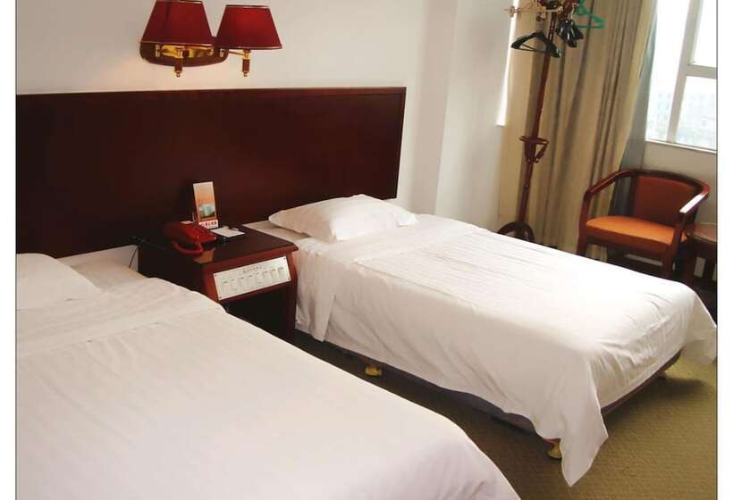 Camera Superiore, Five Rams City