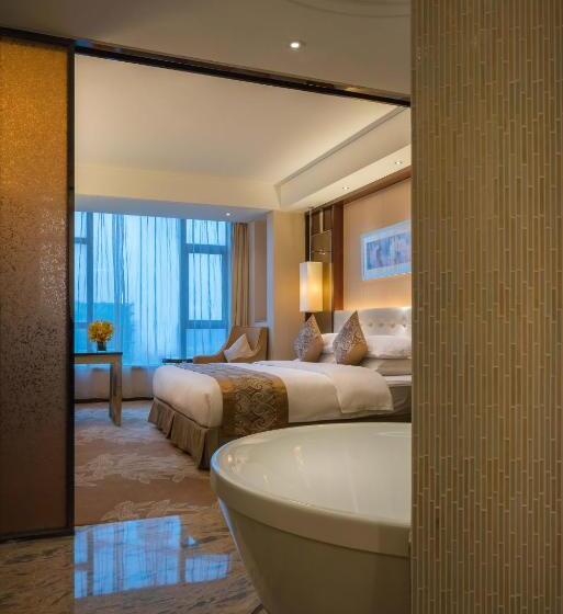 Номер Deluxe, Happiness