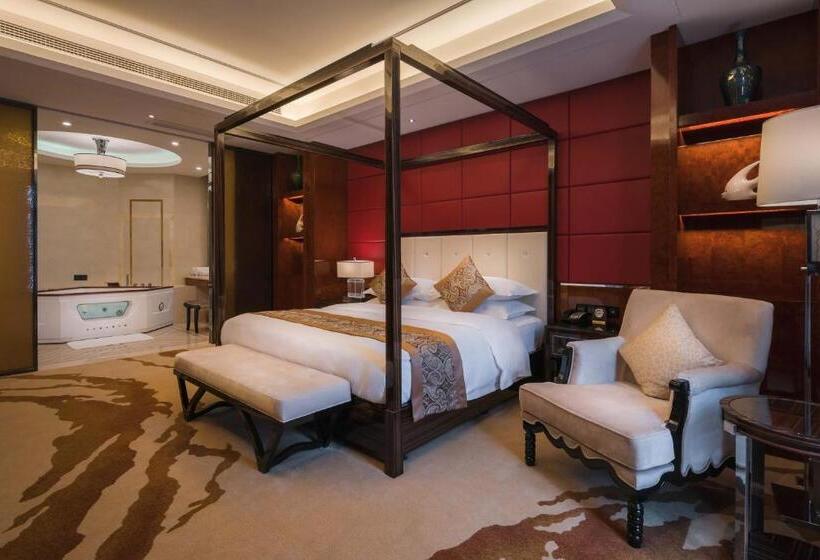 Номер Deluxe, Happiness