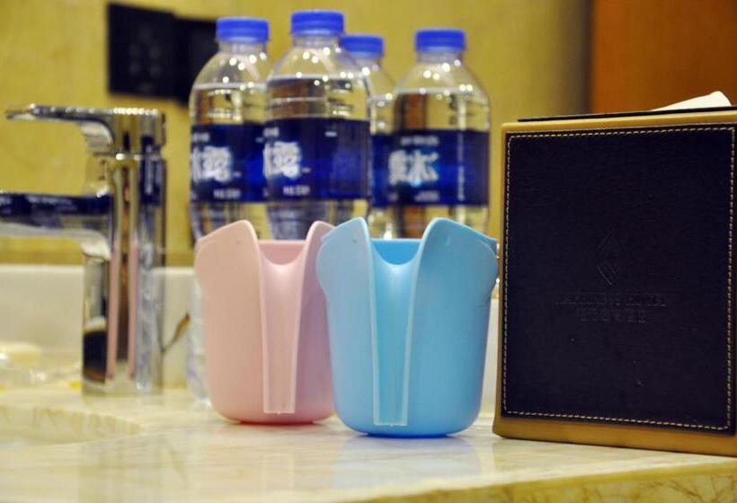 Семейный Номер, Happiness