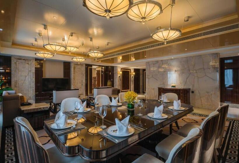 Номер Deluxe, Happiness