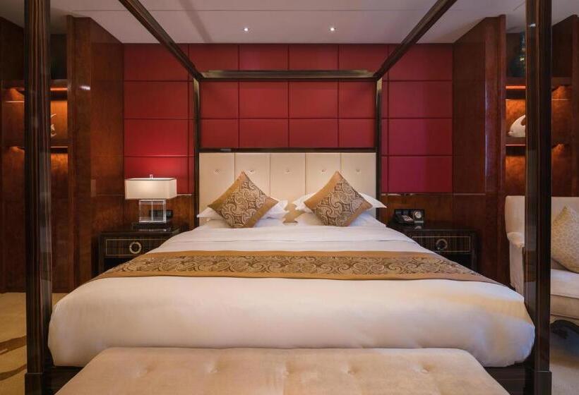 Номер Deluxe, Happiness