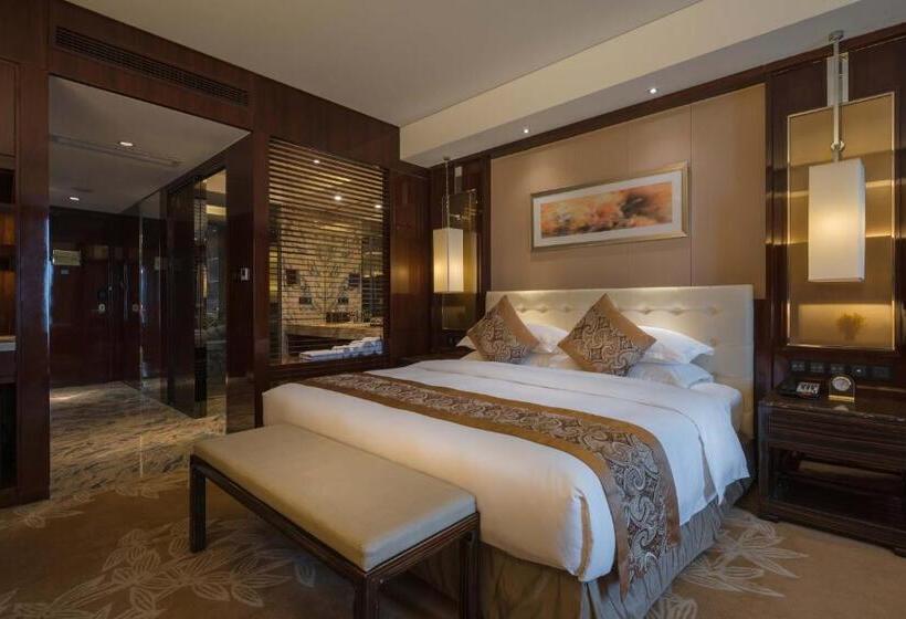 Номер Deluxe, Happiness