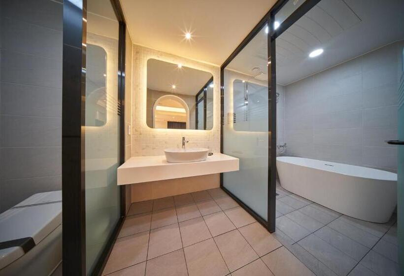 高级套房, Hiveinn