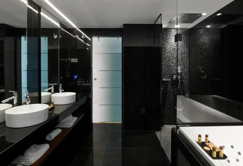 Suit Deluxe, Mypalace León