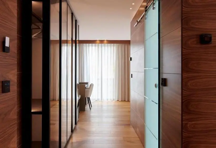 Suit Deluxe, Mypalace León