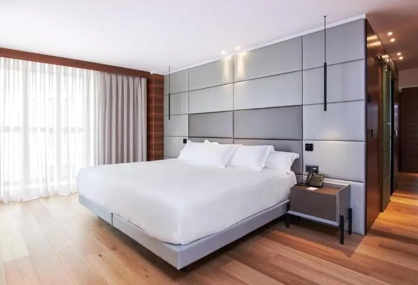 Suit Deluxe, Mypalace León