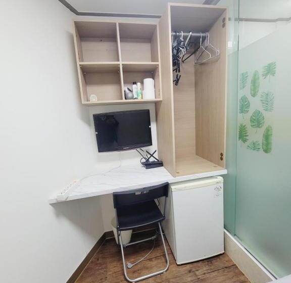 エコノミーシングルルーム, Irich House