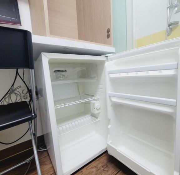 エコノミーシングルルーム, Irich House