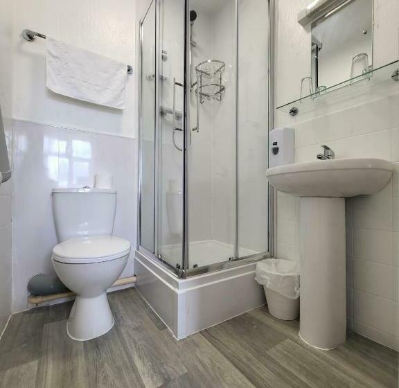 اتاق اساندارد با چشمانداز جانبی به دریا, Beach Hotel Torbay B&b