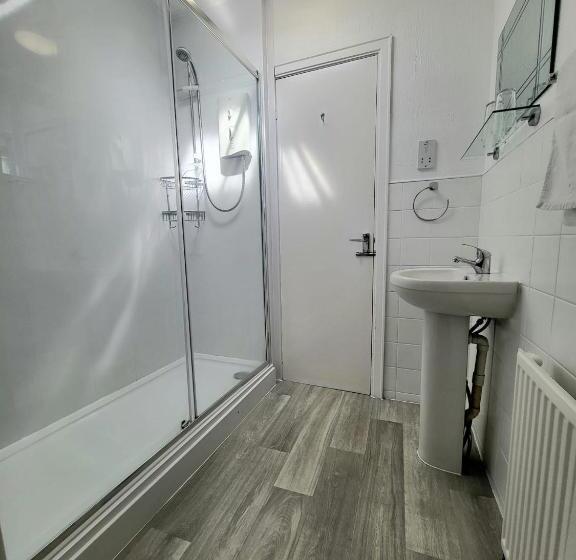 اتاق استاندارد سه نفره, Beach Hotel Torbay B&b