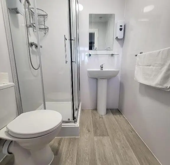 オーシャンビュースタンダードルームバルコニー付き, Beach Hotel Torbay B&b
